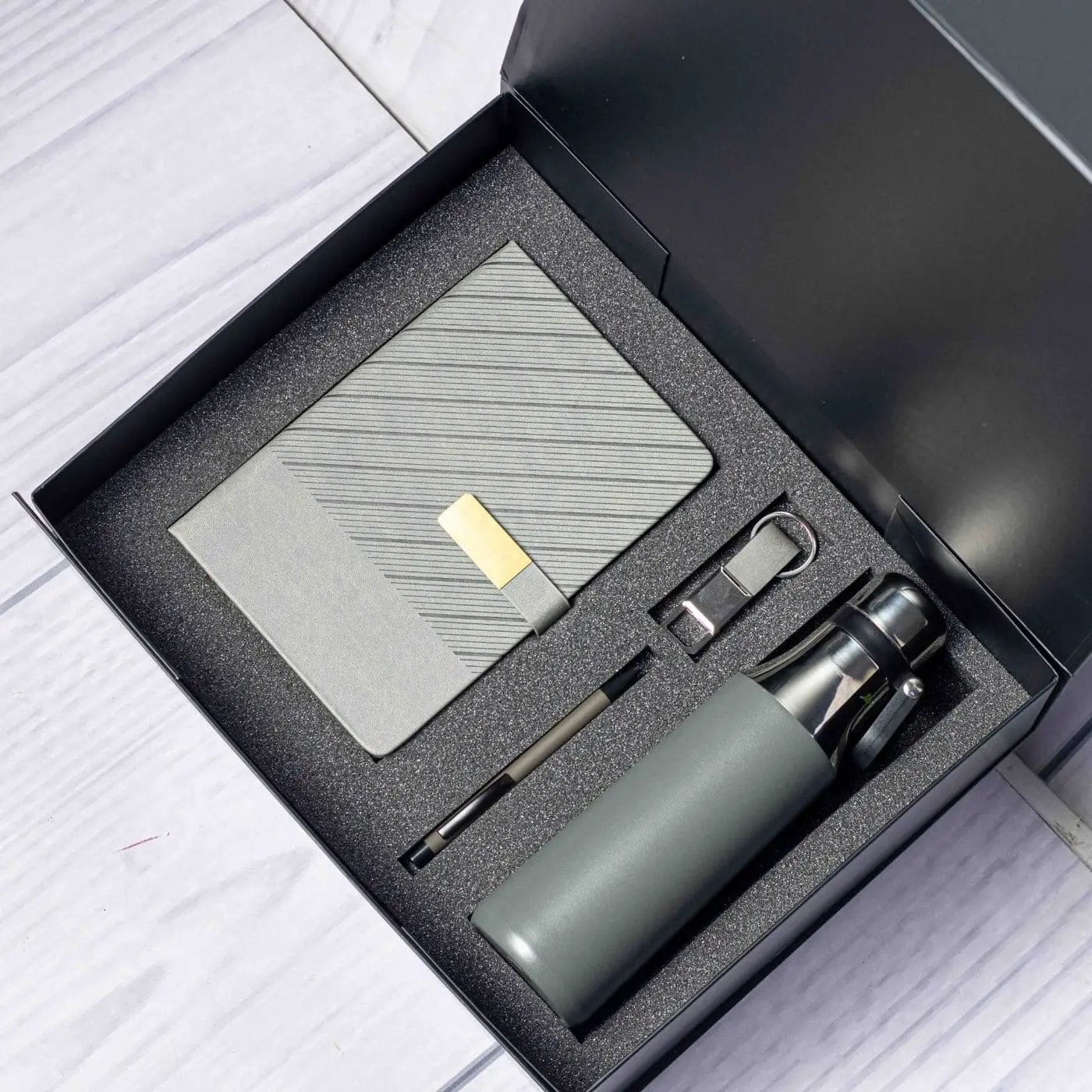 Waves Arrow Flask Gift Set PH