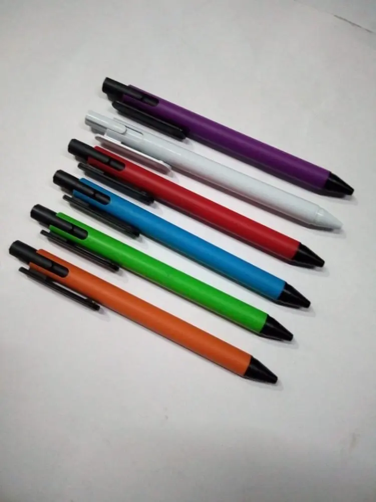 Coloured pens with black clips and tips, Hensa