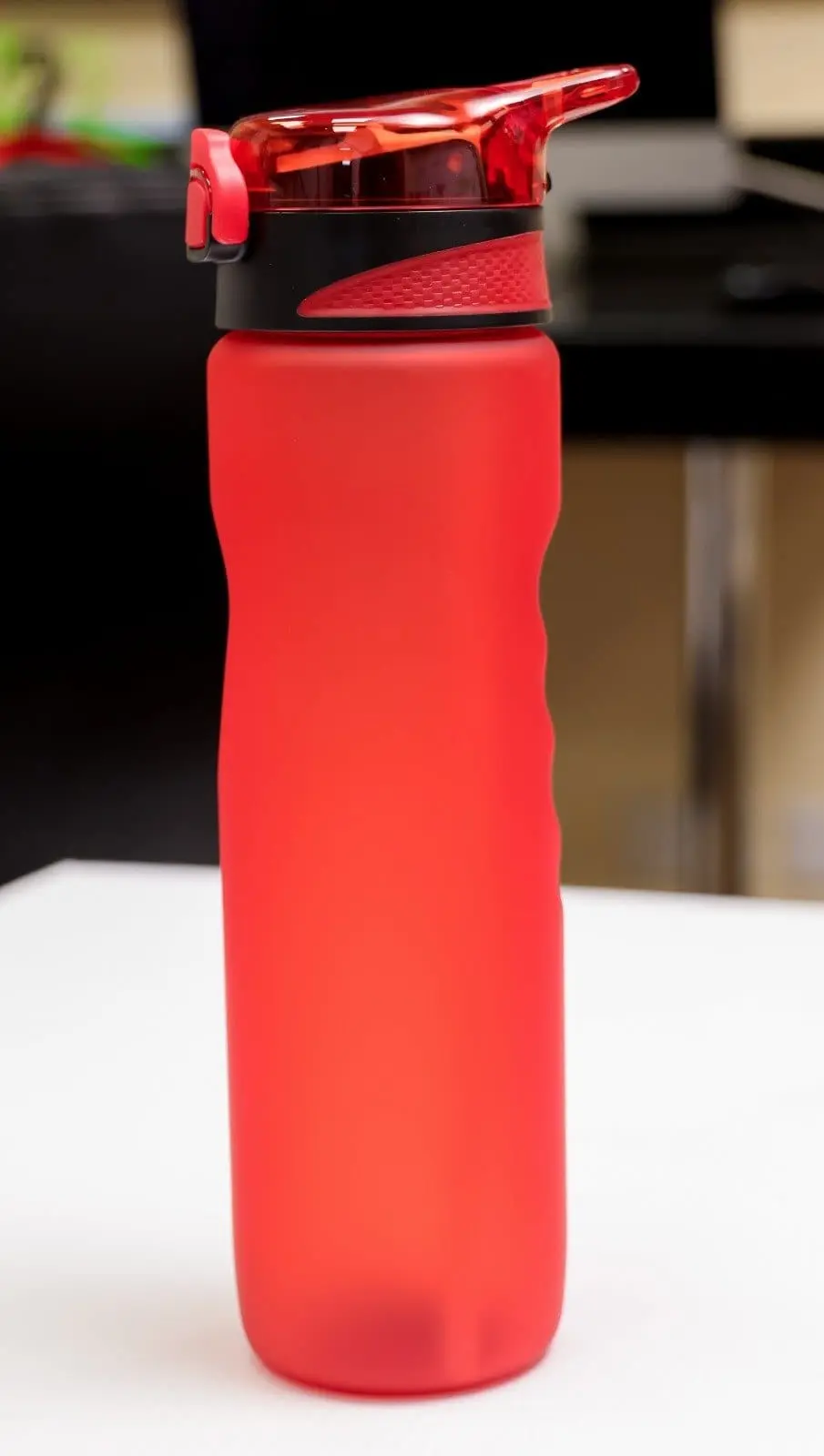 Red frosted 1000ml plastic water bottle with a red flip lid, Hensa
