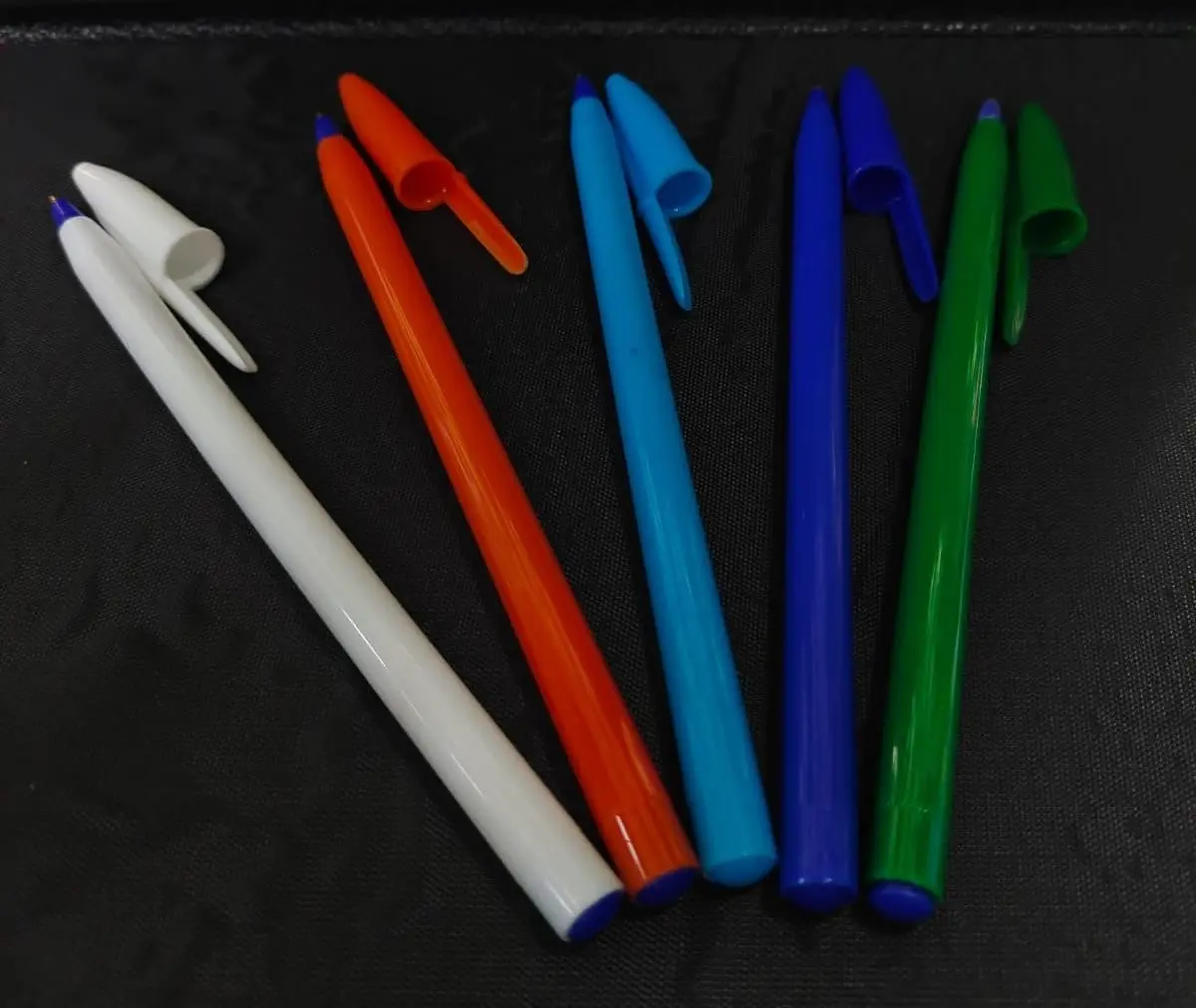 Slim Plastic Pen with Detachable Cap, photo 2