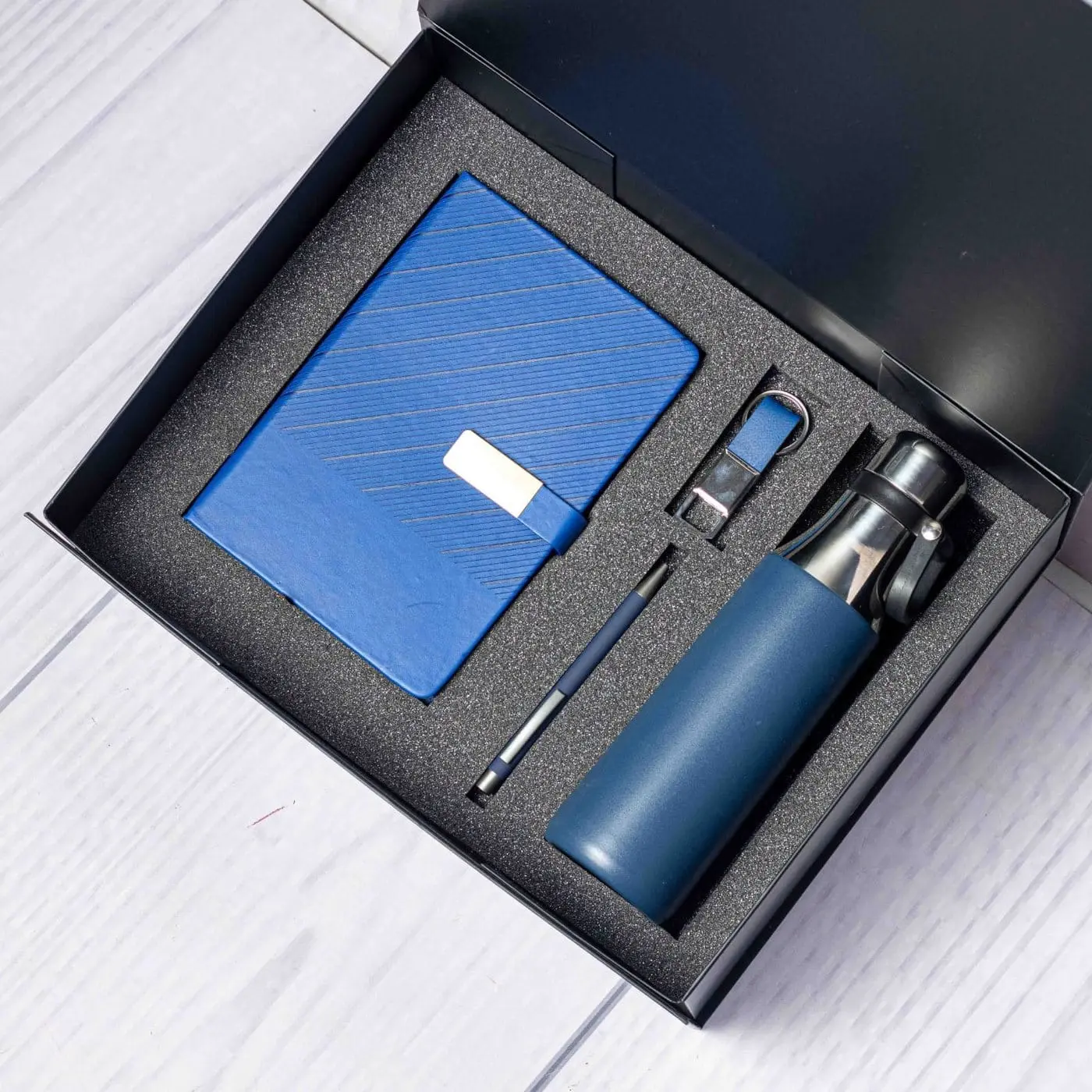 Waves Arrow Flask Gift Set PH