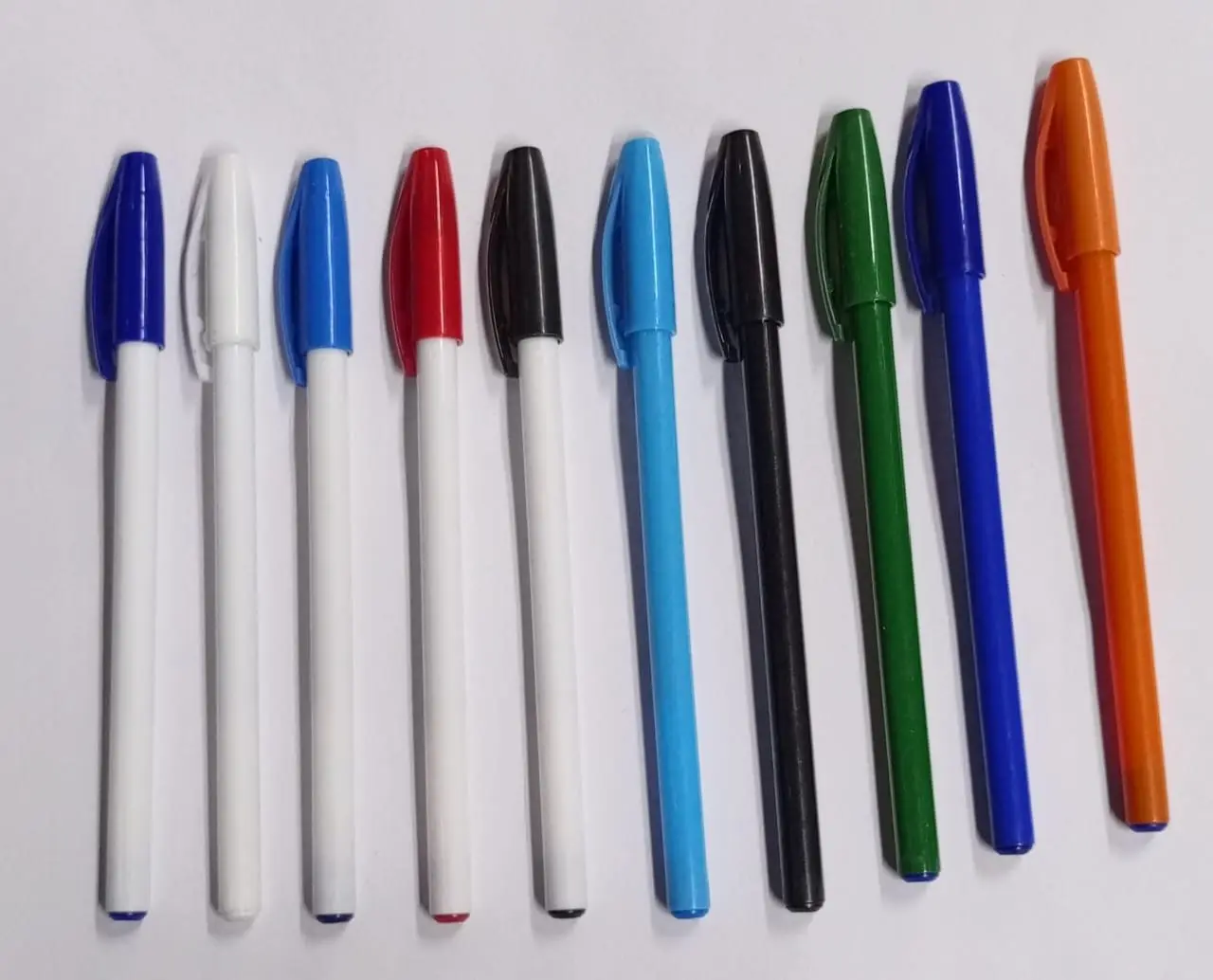 Two-Tone Capped Plastic Pen, photo 2