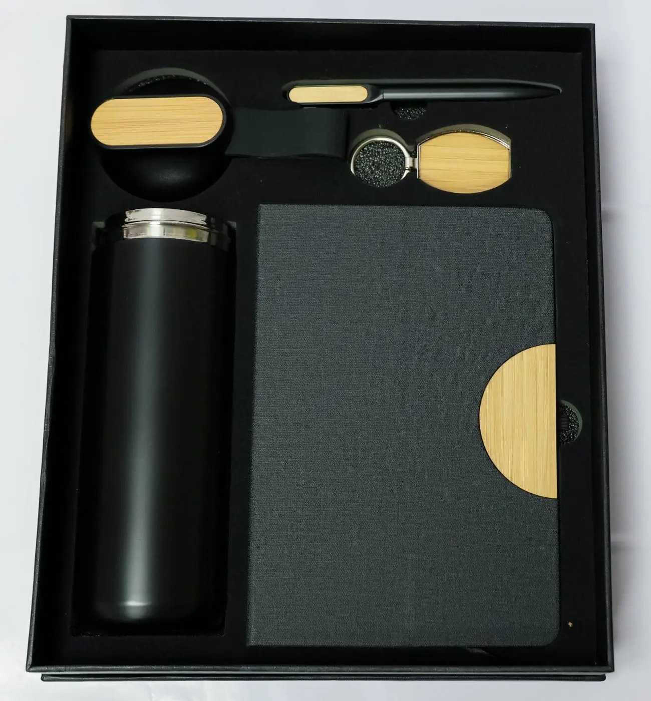 Black notebook, black flask, wooden pen and keyholder in a black gift box, Hensa