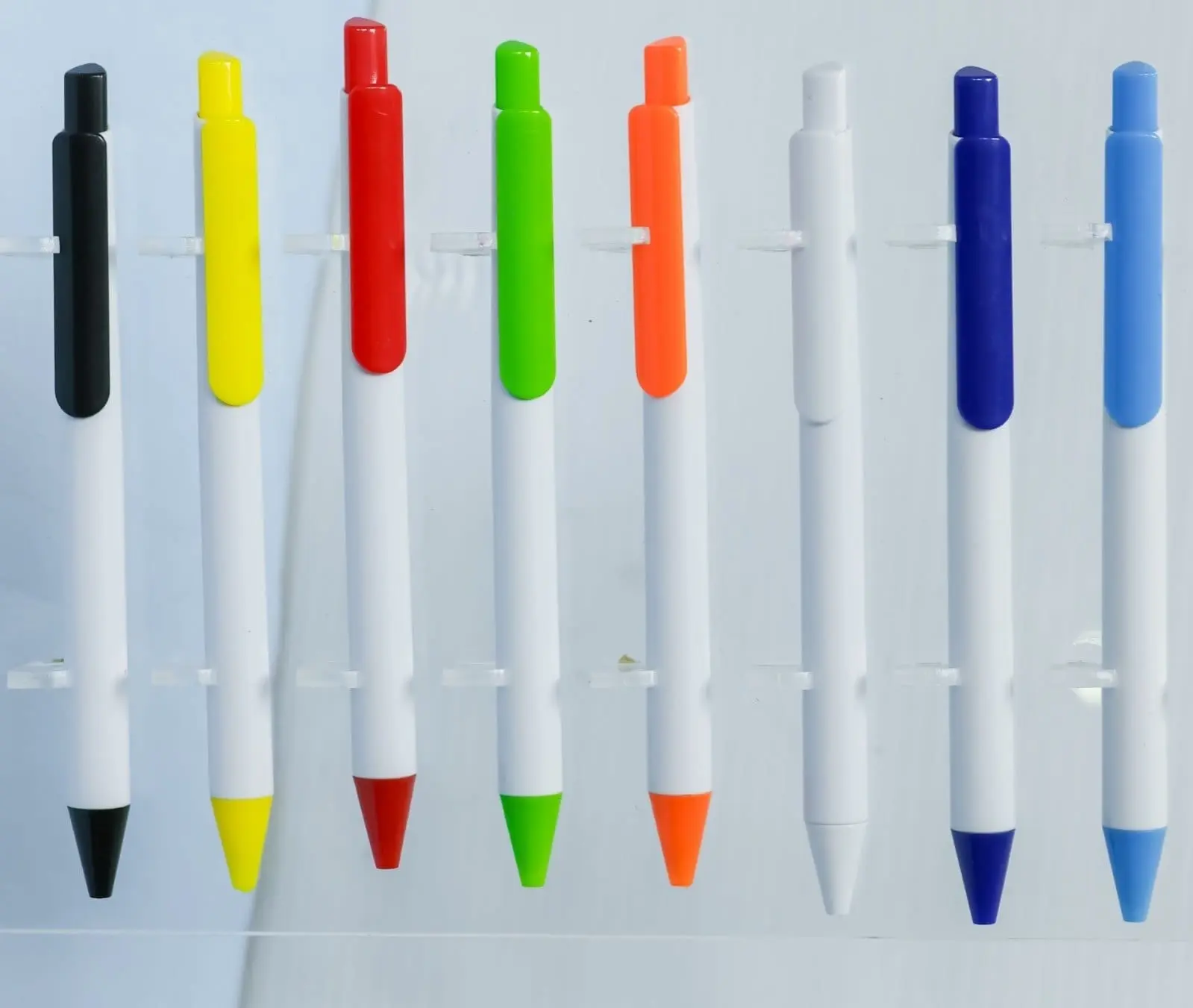 White barrel plastic pen GP-PP022 on a light background, Hensa