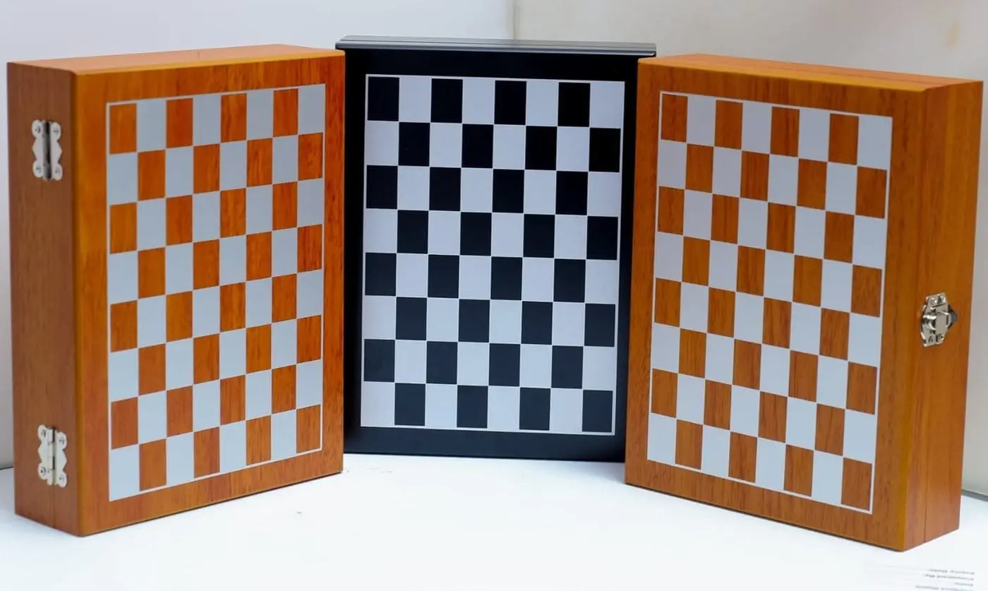 Wooden chess case with hip flask and shot cups, Hensa