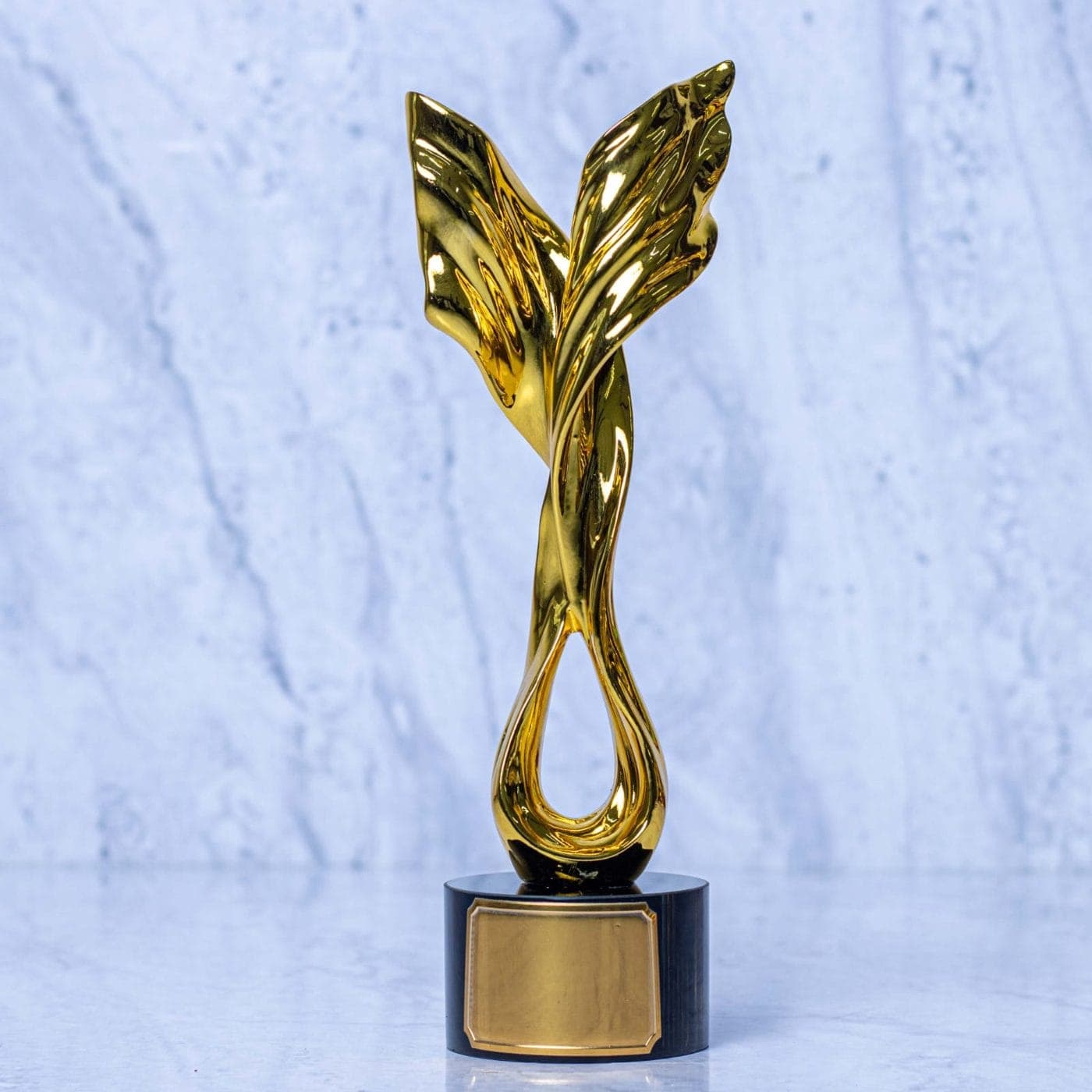WIK 16 Trophy π