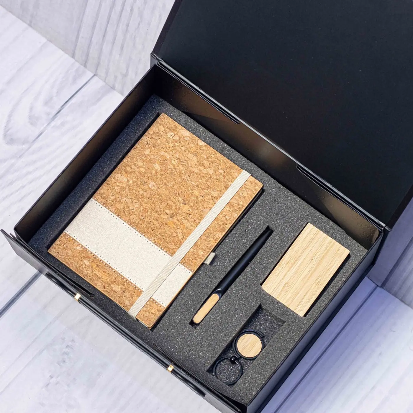 Cork notebook, bamboo card holder, pen and wooden keyholder in a black gift box, Hensa
