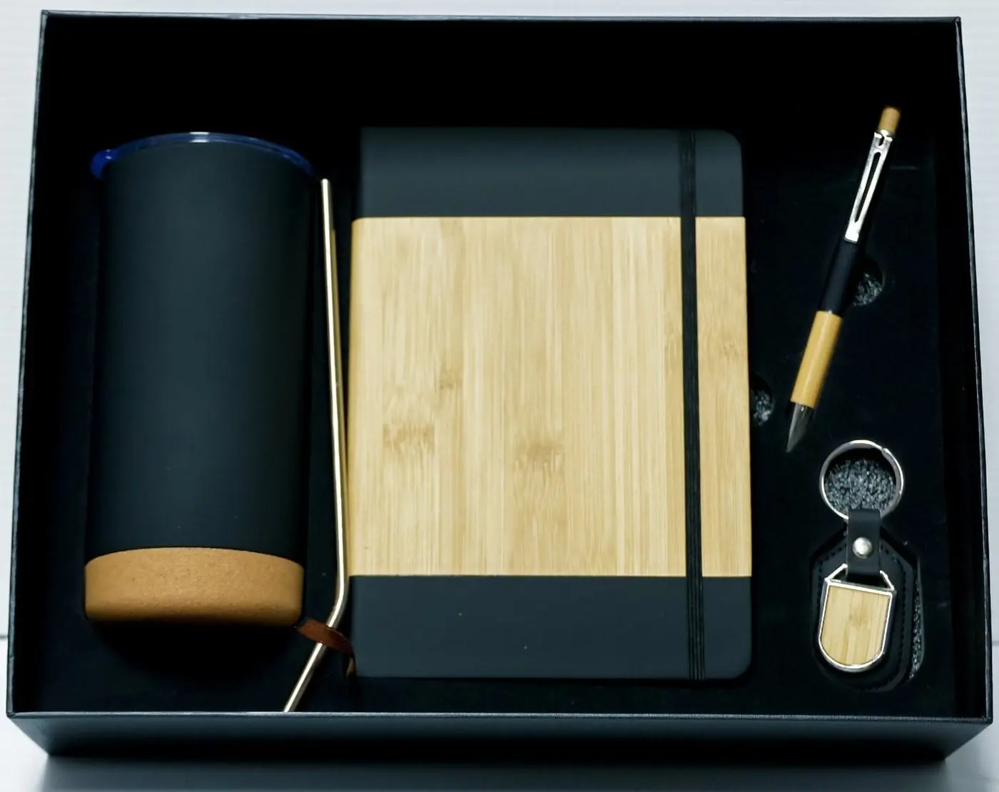 Bamboo notebook, cork-base tumbler, pen and keyholder in a black gift box, Hensa