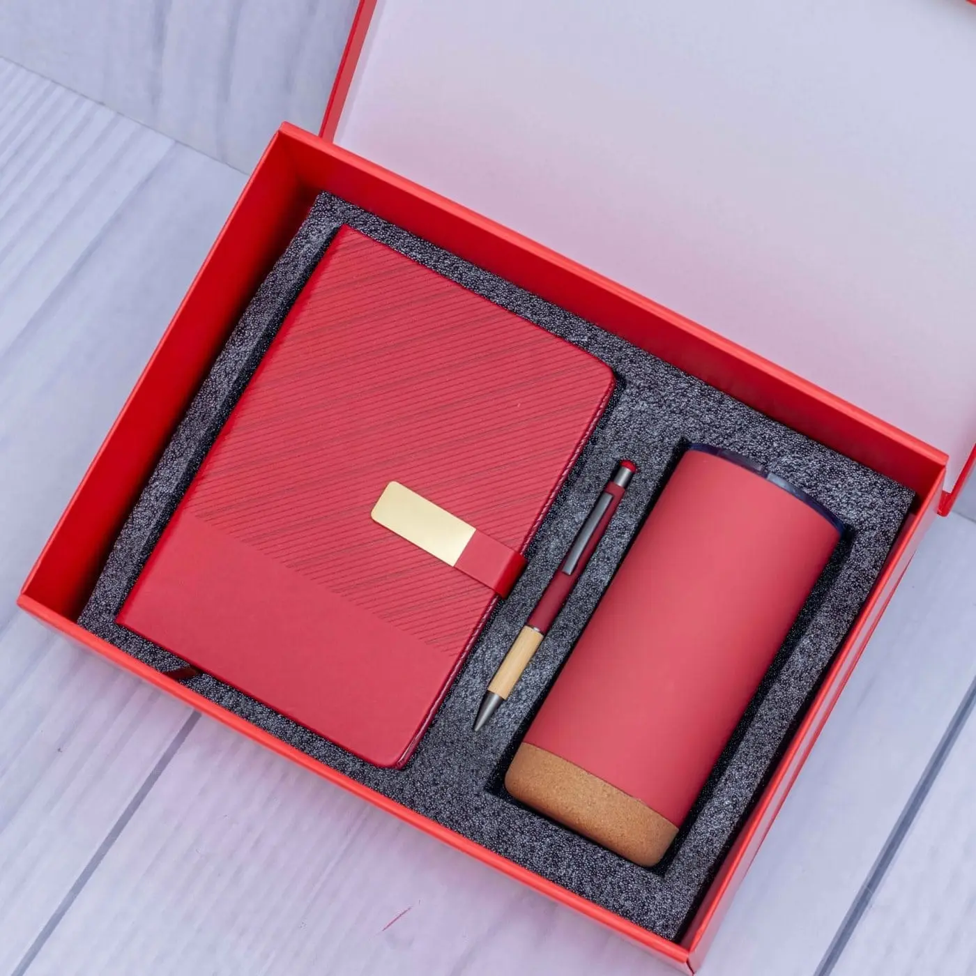 Red striped notebook, cork-base tumbler and pen in a red gift box, Hensa