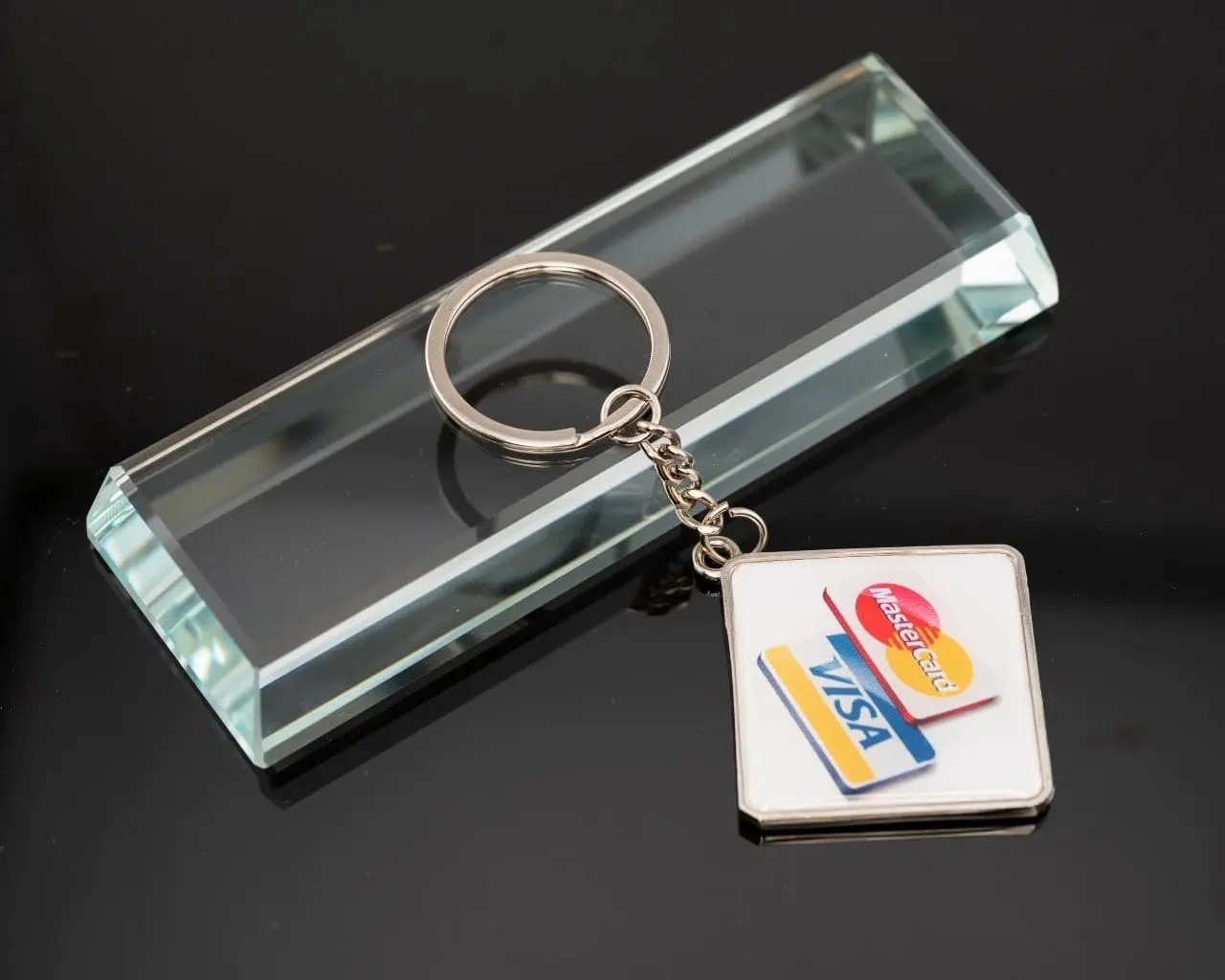 Square metal keyholder with a printed insert, Hensa