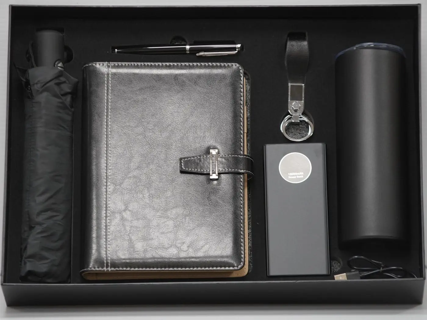 Umbrella, organiser, power bank, tumbler, pen and keyholder in a black gift box, Hensa